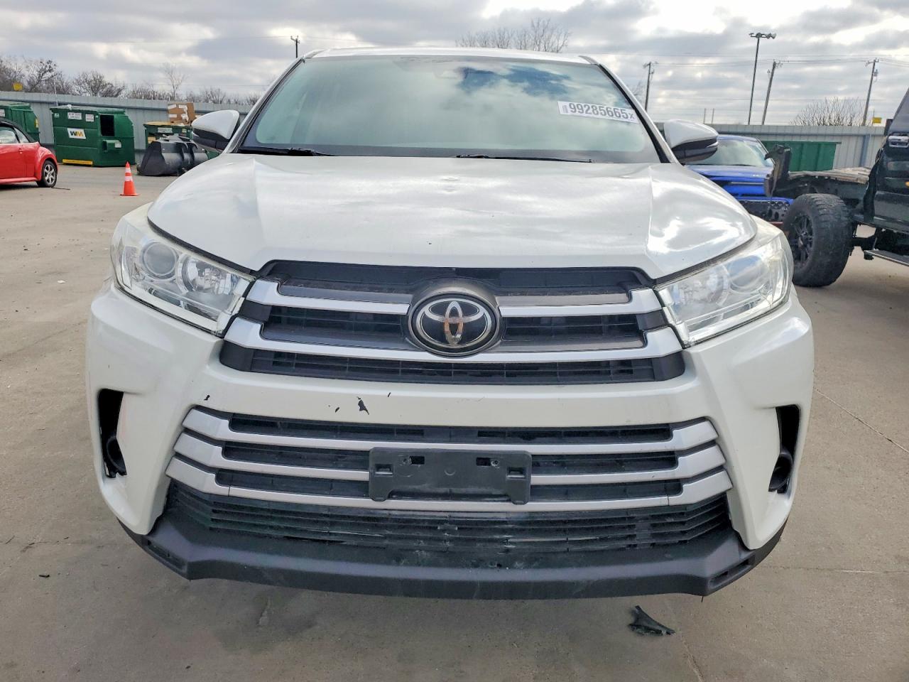 2019 TOYOTA HIGHLANDER LE photo 5