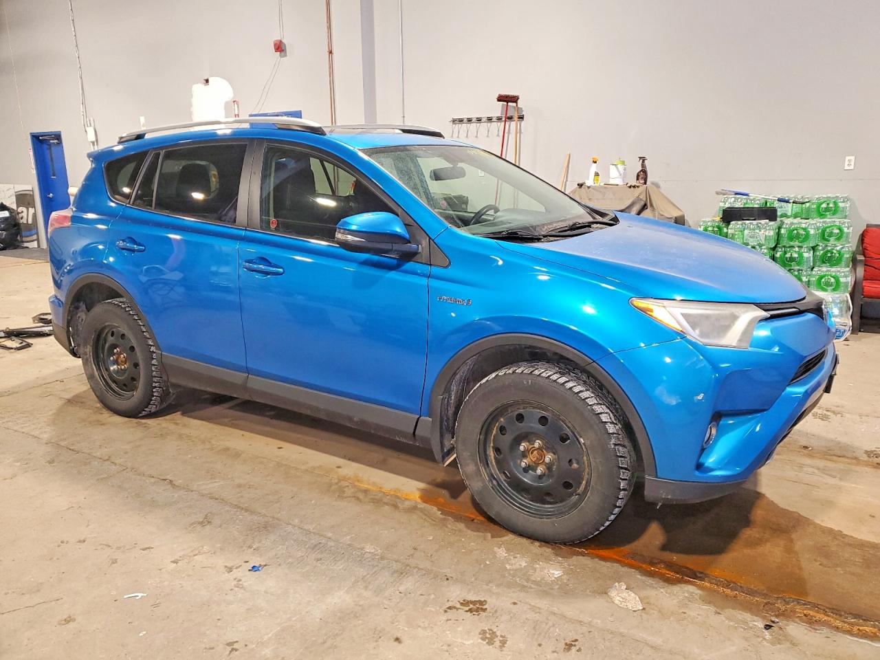 2016 TOYOTA RAV4 HV XLE photo 4