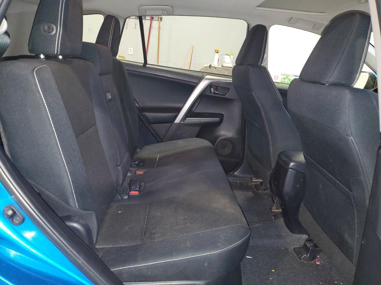 2016 TOYOTA RAV4 HV XLE photo 11