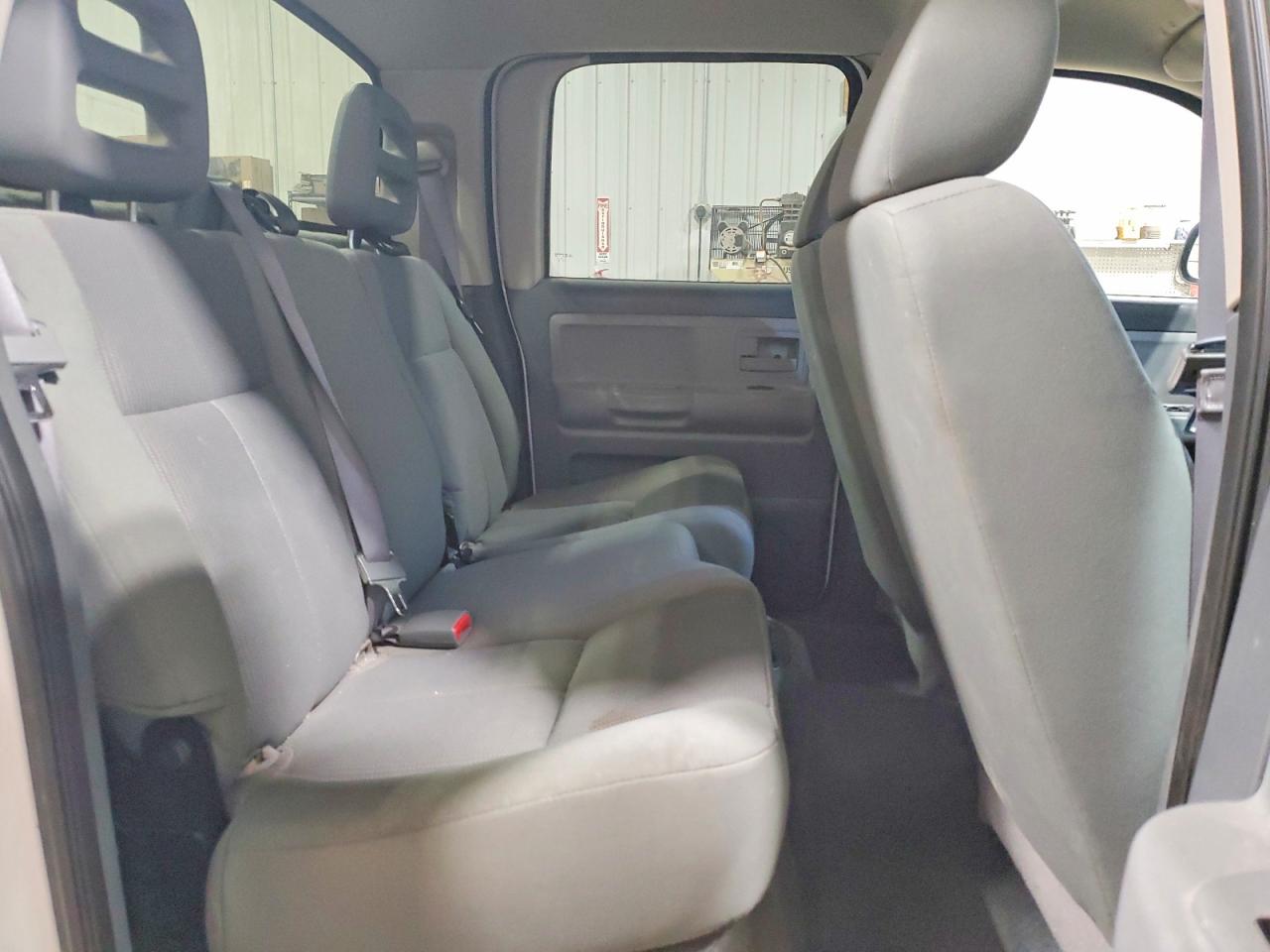 2005 DODGE DAKOTA QUAD SLT photo 10