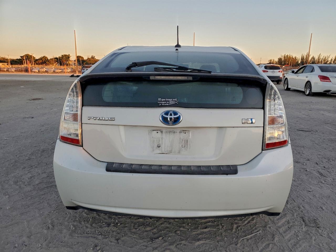 2011 TOYOTA PRIUS photo 6