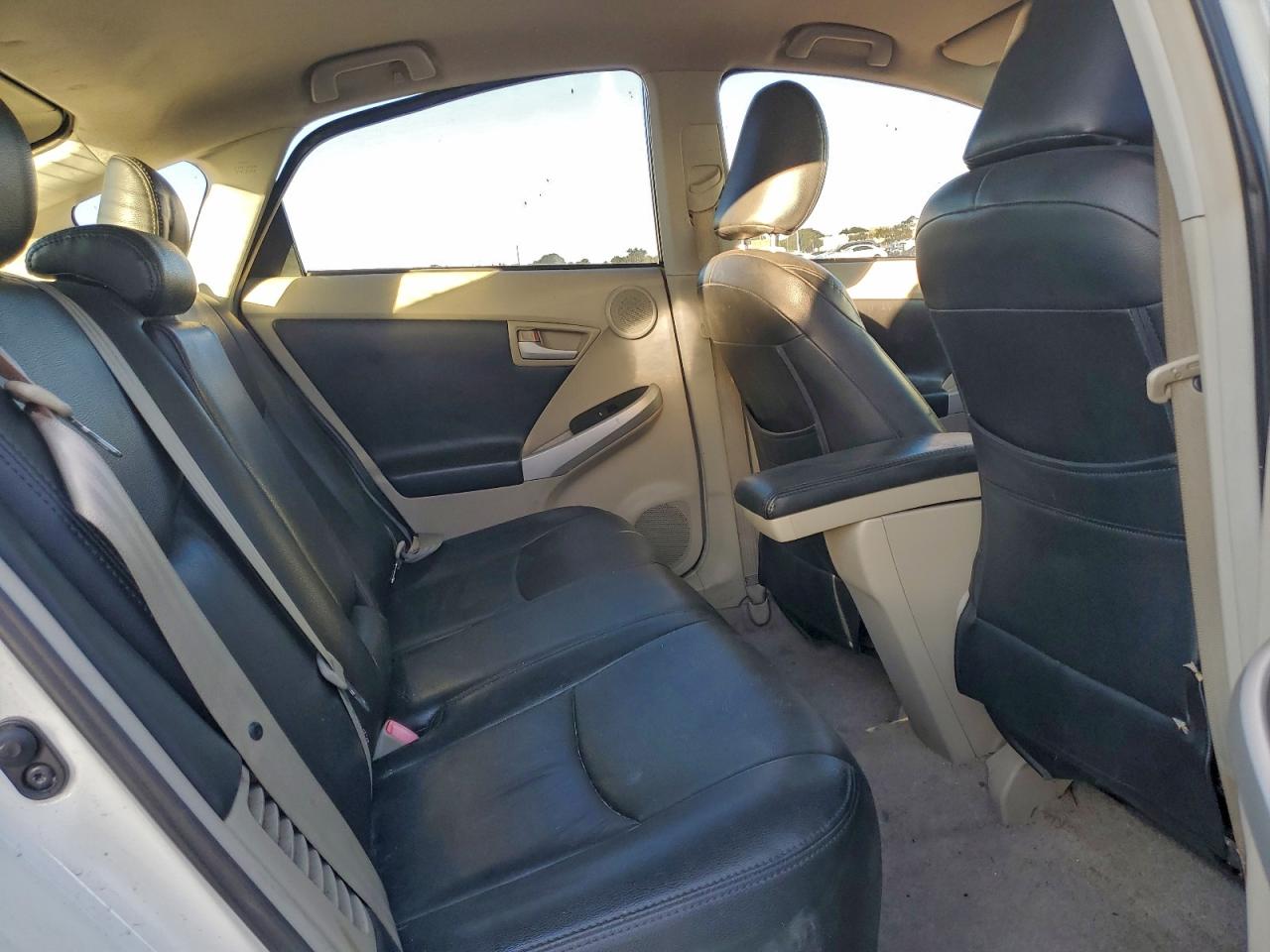 2011 TOYOTA PRIUS photo 10
