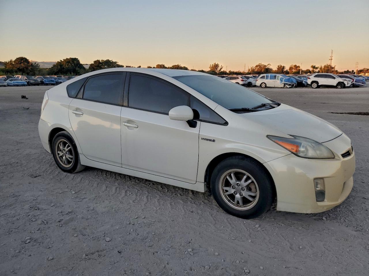 2011 TOYOTA PRIUS photo 4