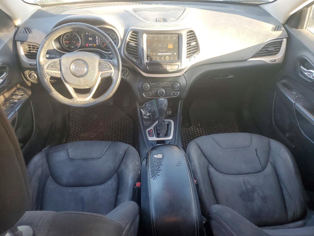 2015 JEEP CHEROKEE LATITUDE photo 8