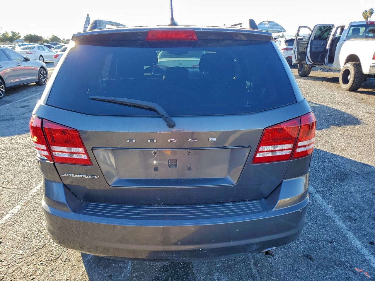 2017 DODGE JOURNEY SE photo 6
