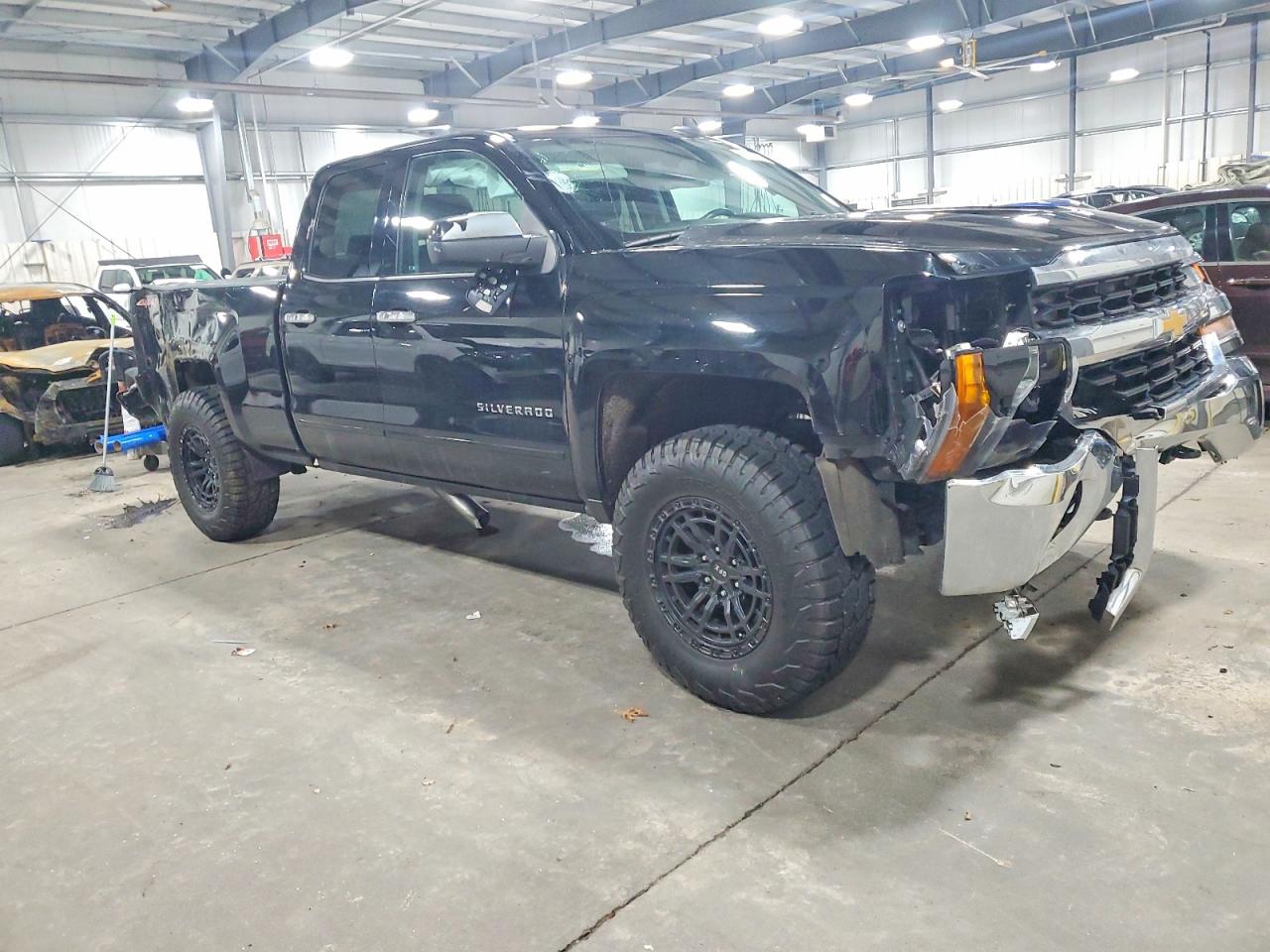 2016 CHEVROLET SILVERADO K1500 LT photo 4