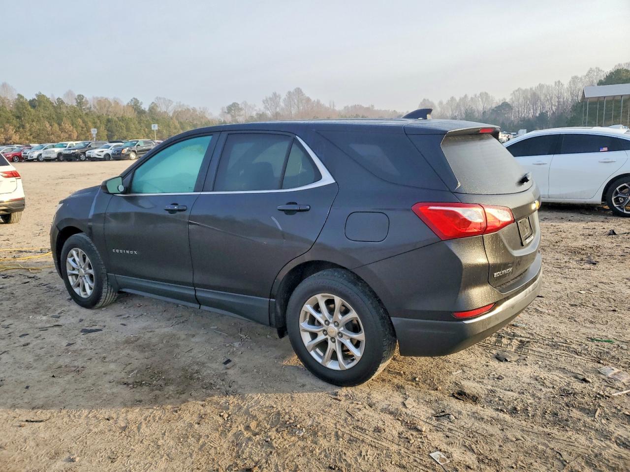 2021 CHEVROLET EQUINOX LT photo 2