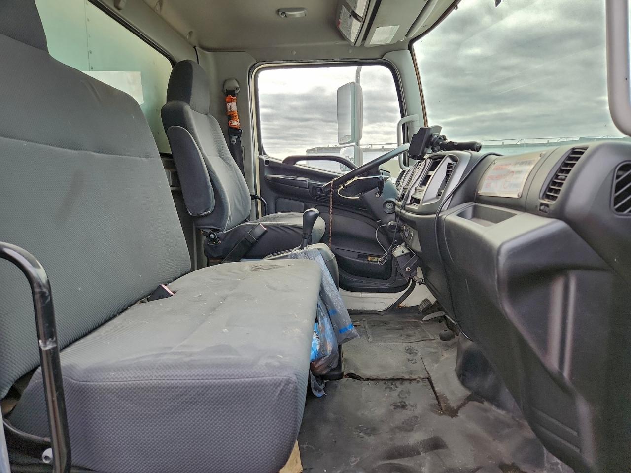 2011 HINO 258/268 photo 11