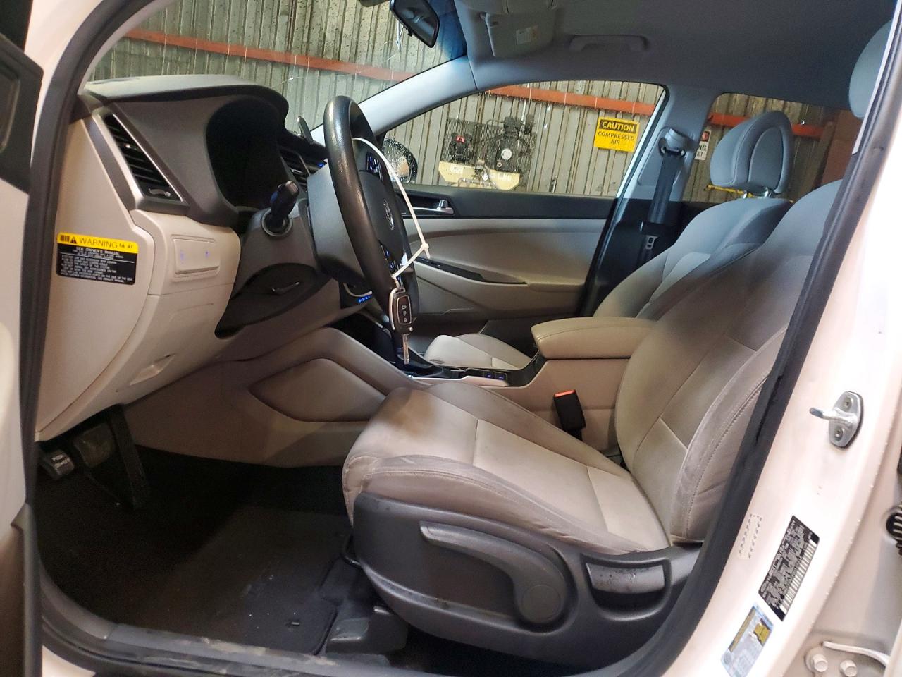 2016 HYUNDAI TUCSON SE photo 7