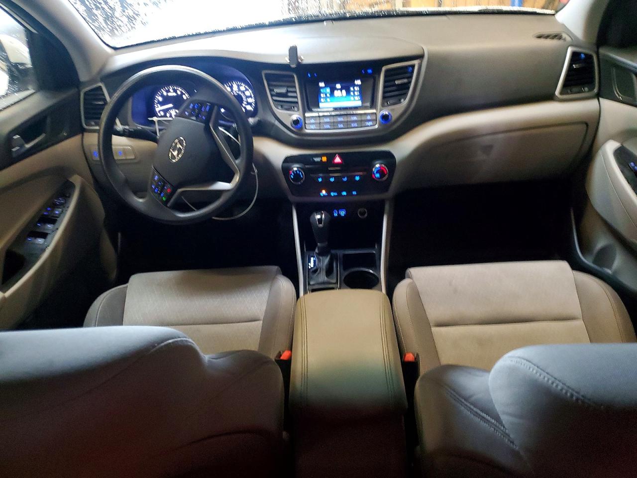 2016 HYUNDAI TUCSON SE photo 8