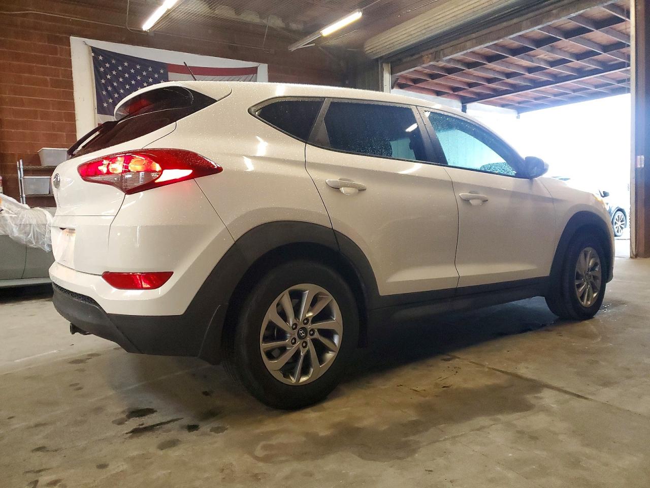 2016 HYUNDAI TUCSON SE photo 3