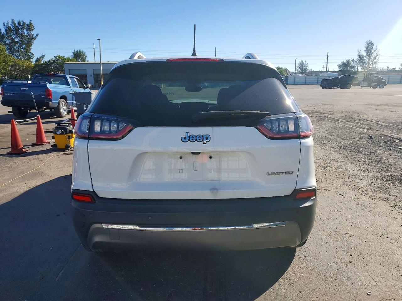 2019 JEEP CHEROKEE LIMITED photo 6