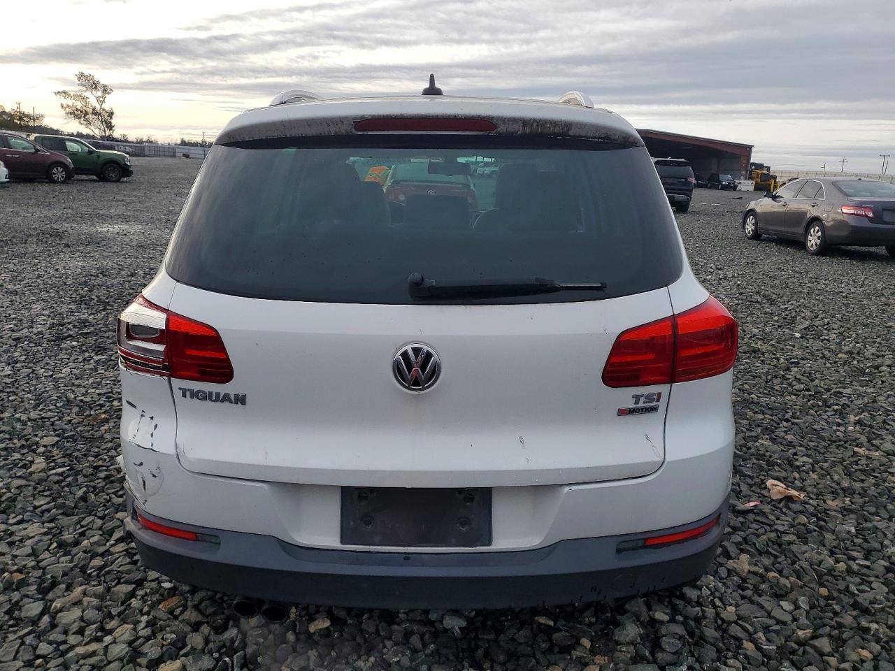2017 VOLKSWAGEN TIGUAN WOLFSBURG photo 6