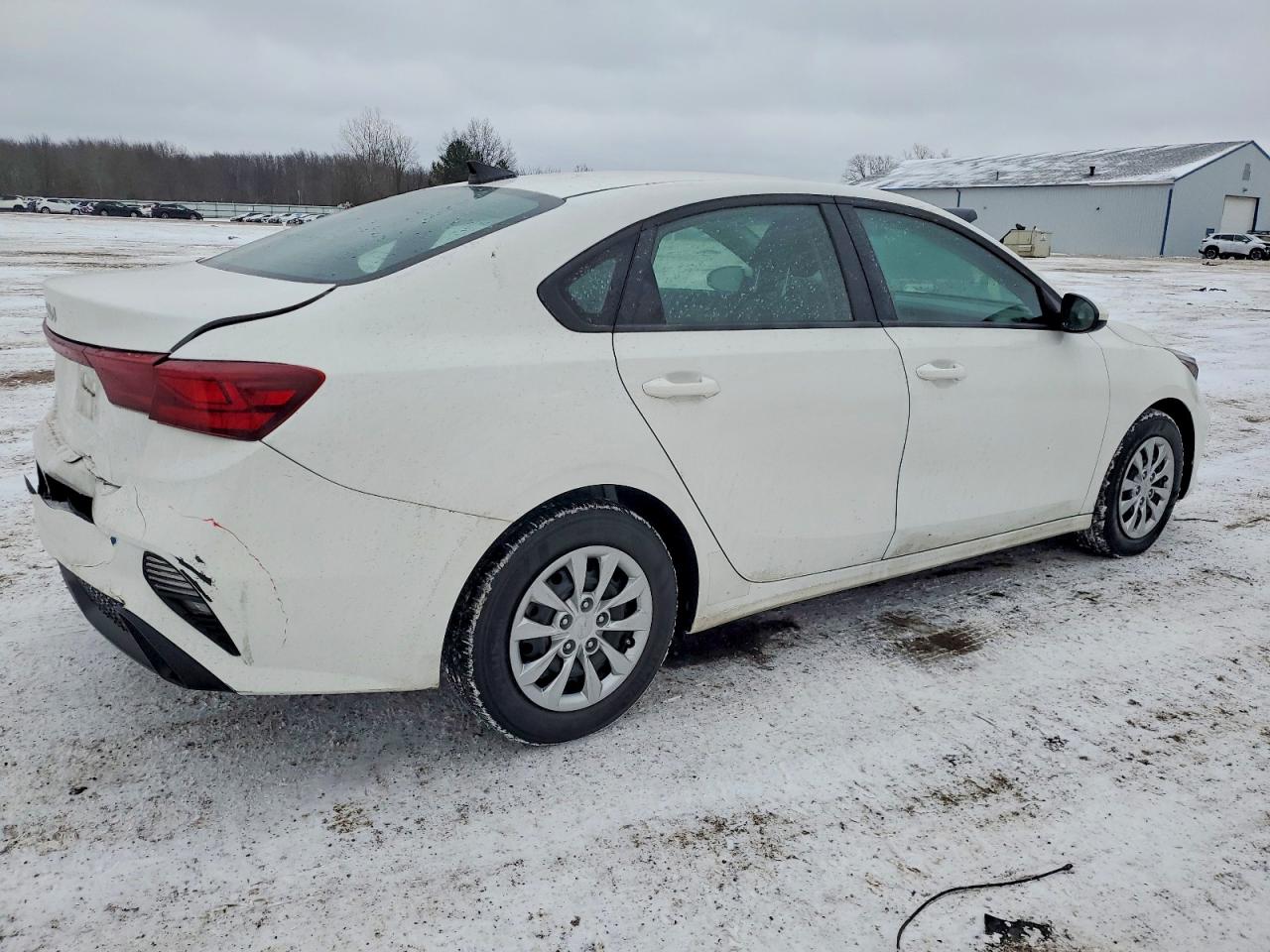 2024 KIA FORTE LX photo 3