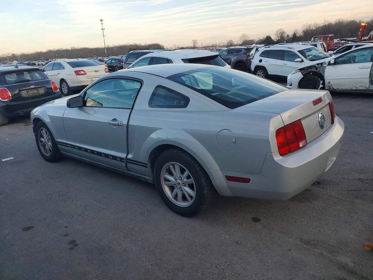 2005 FORD MUSTANG photo 2