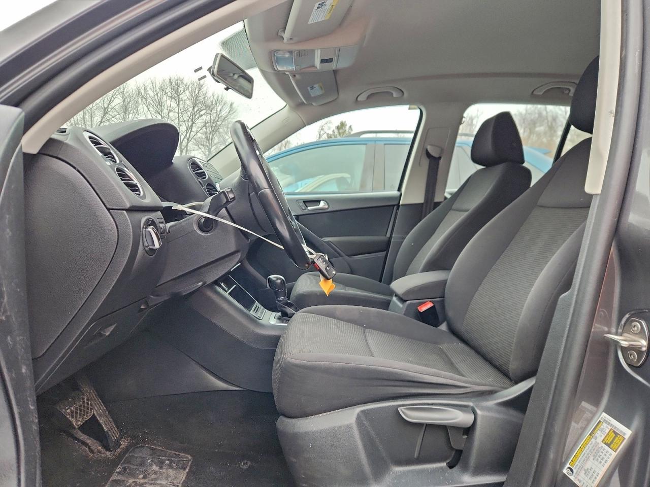 2013 VOLKSWAGEN TIGUAN S photo 7