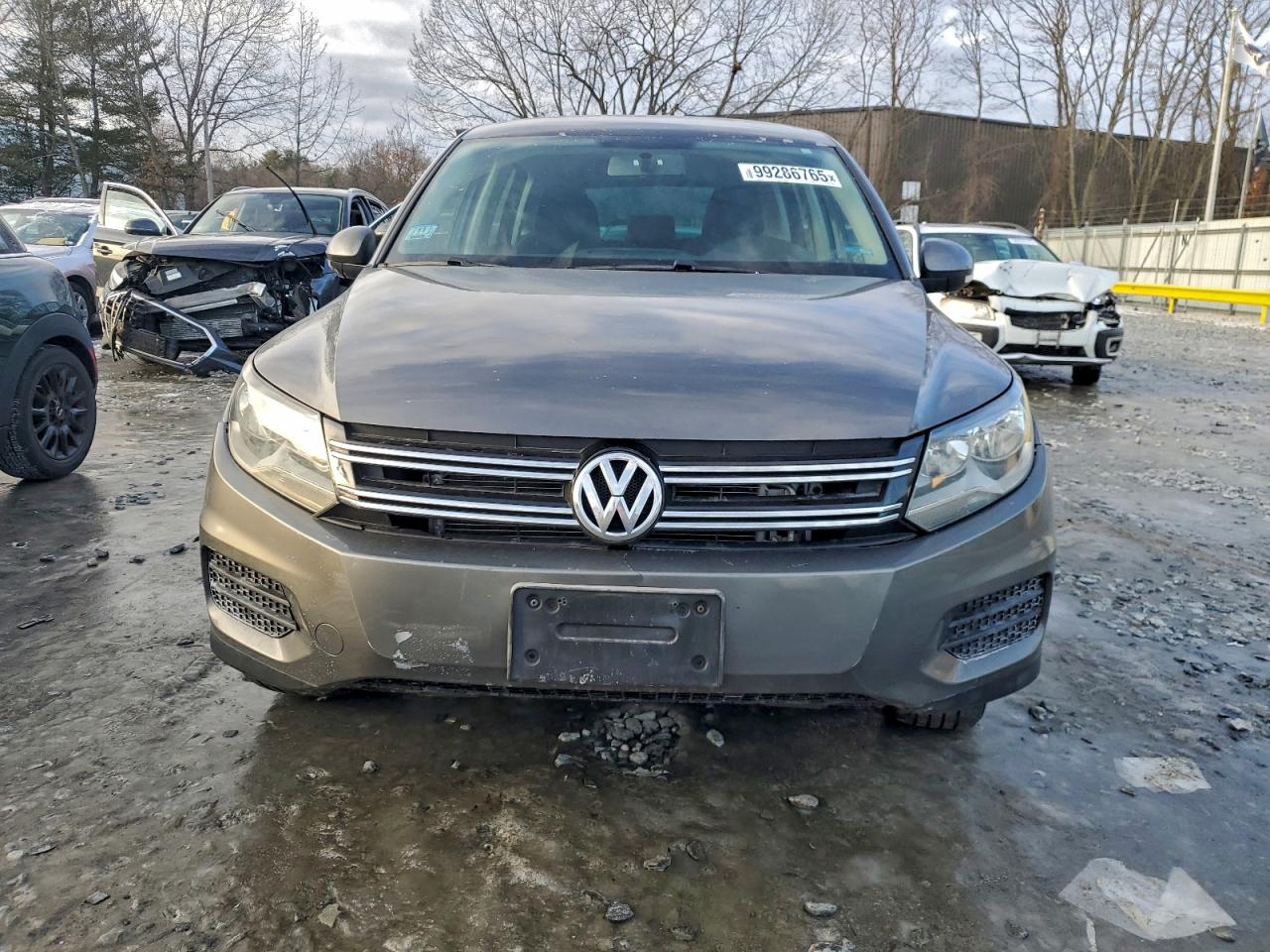 2013 VOLKSWAGEN TIGUAN S photo 5