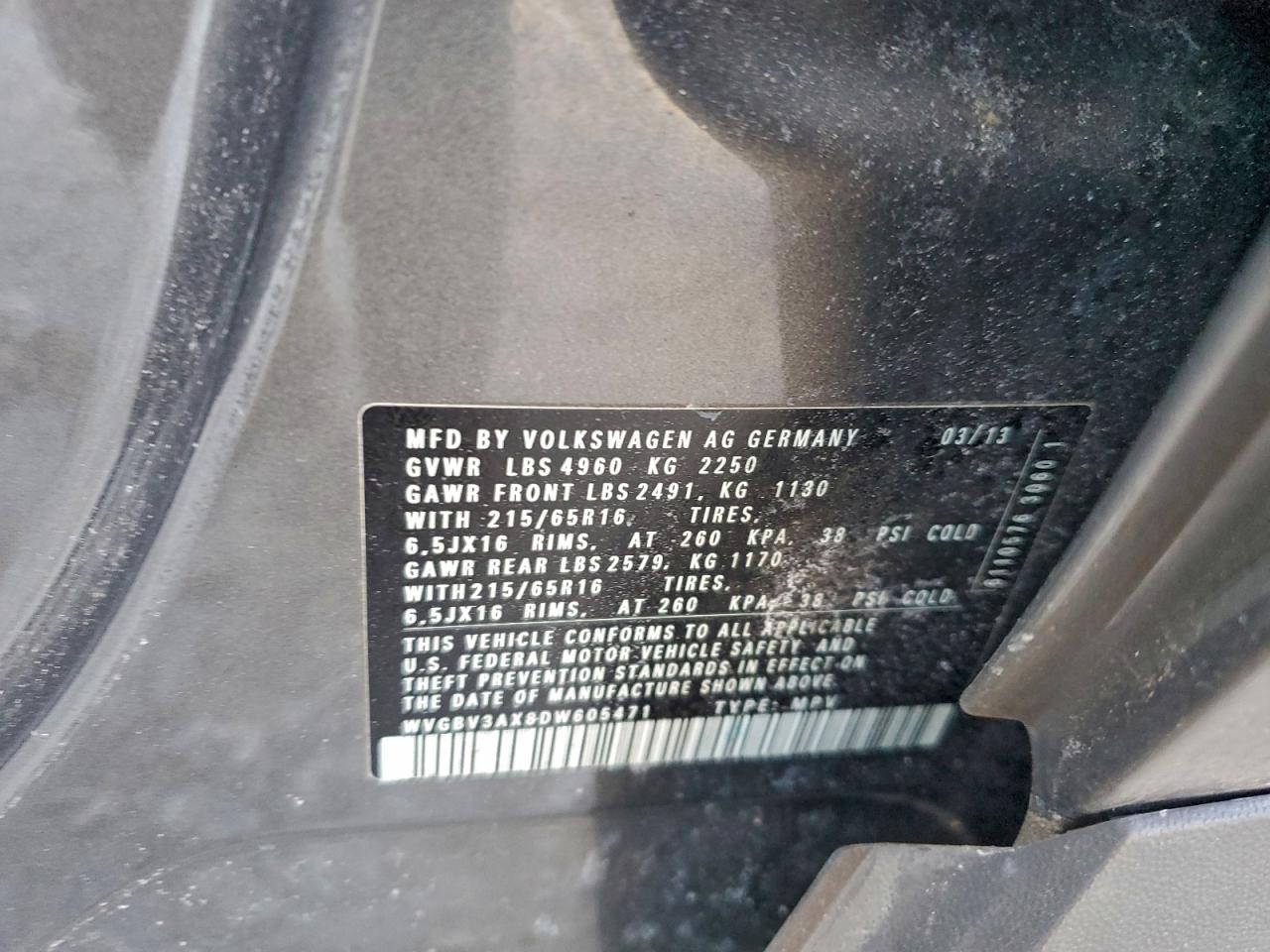 2013 VOLKSWAGEN TIGUAN S photo 13