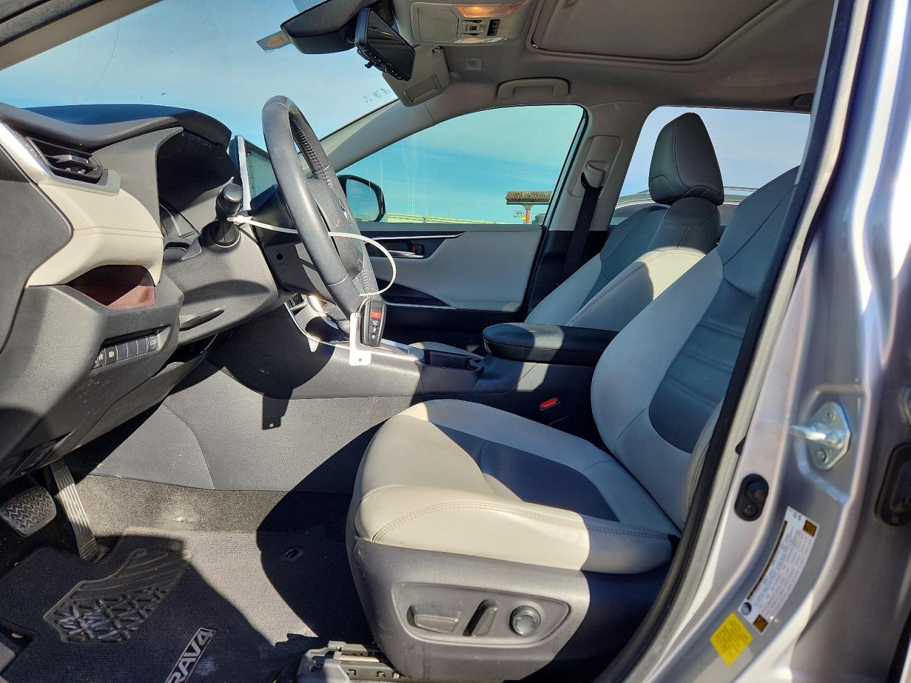 2019 TOYOTA RAV4 LIMITED photo 7