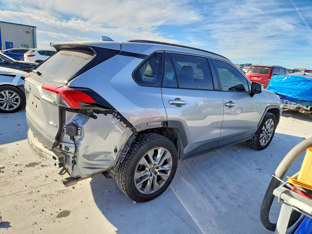 2019 TOYOTA RAV4 LIMITED photo 3