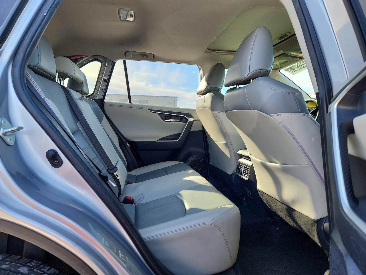 2019 TOYOTA RAV4 LIMITED photo 10