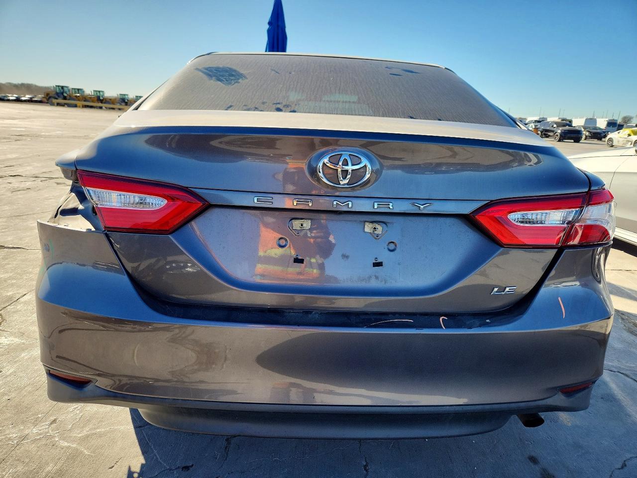 2018 TOYOTA CAMRY L photo 6