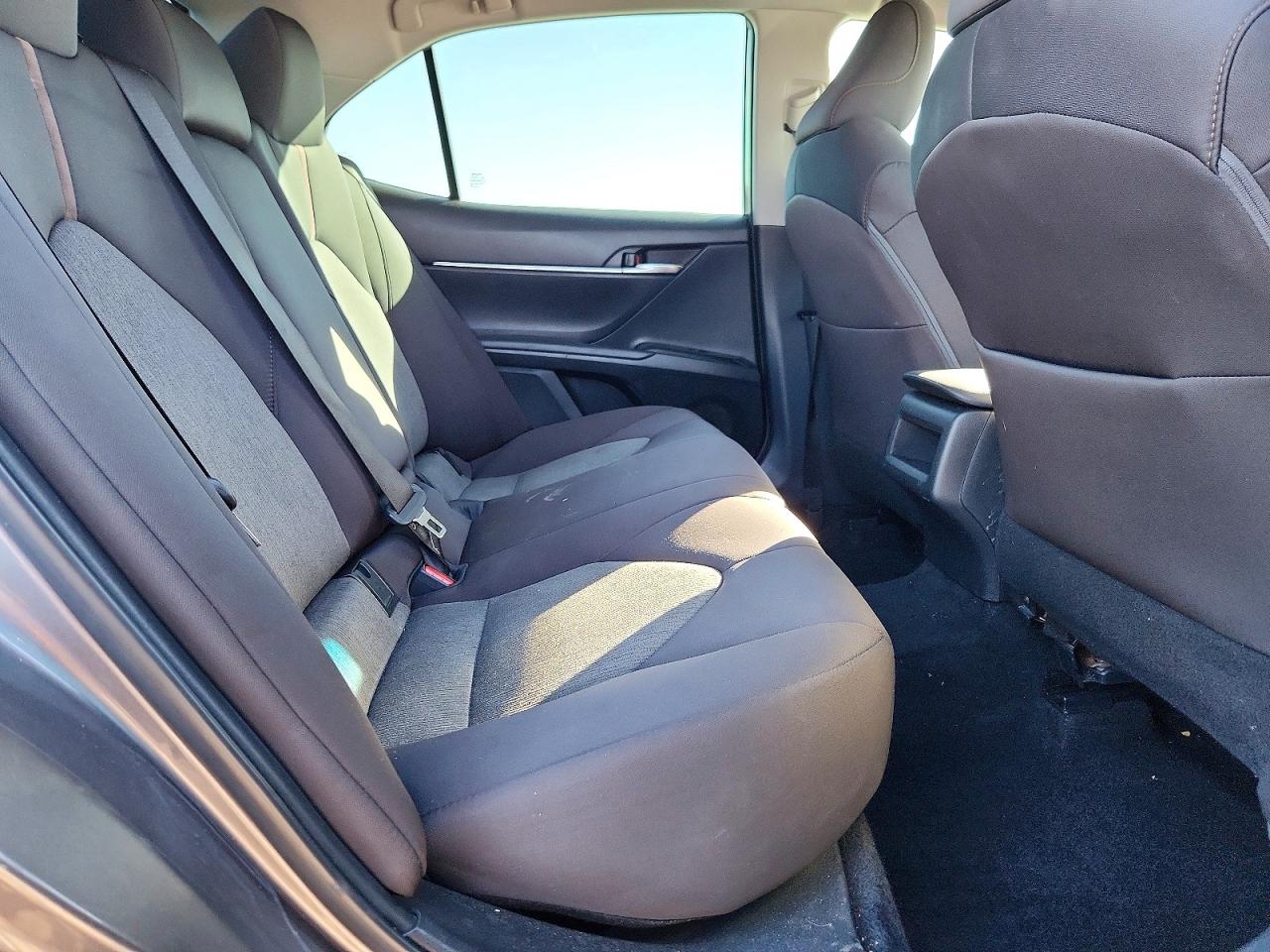 2018 TOYOTA CAMRY L photo 10