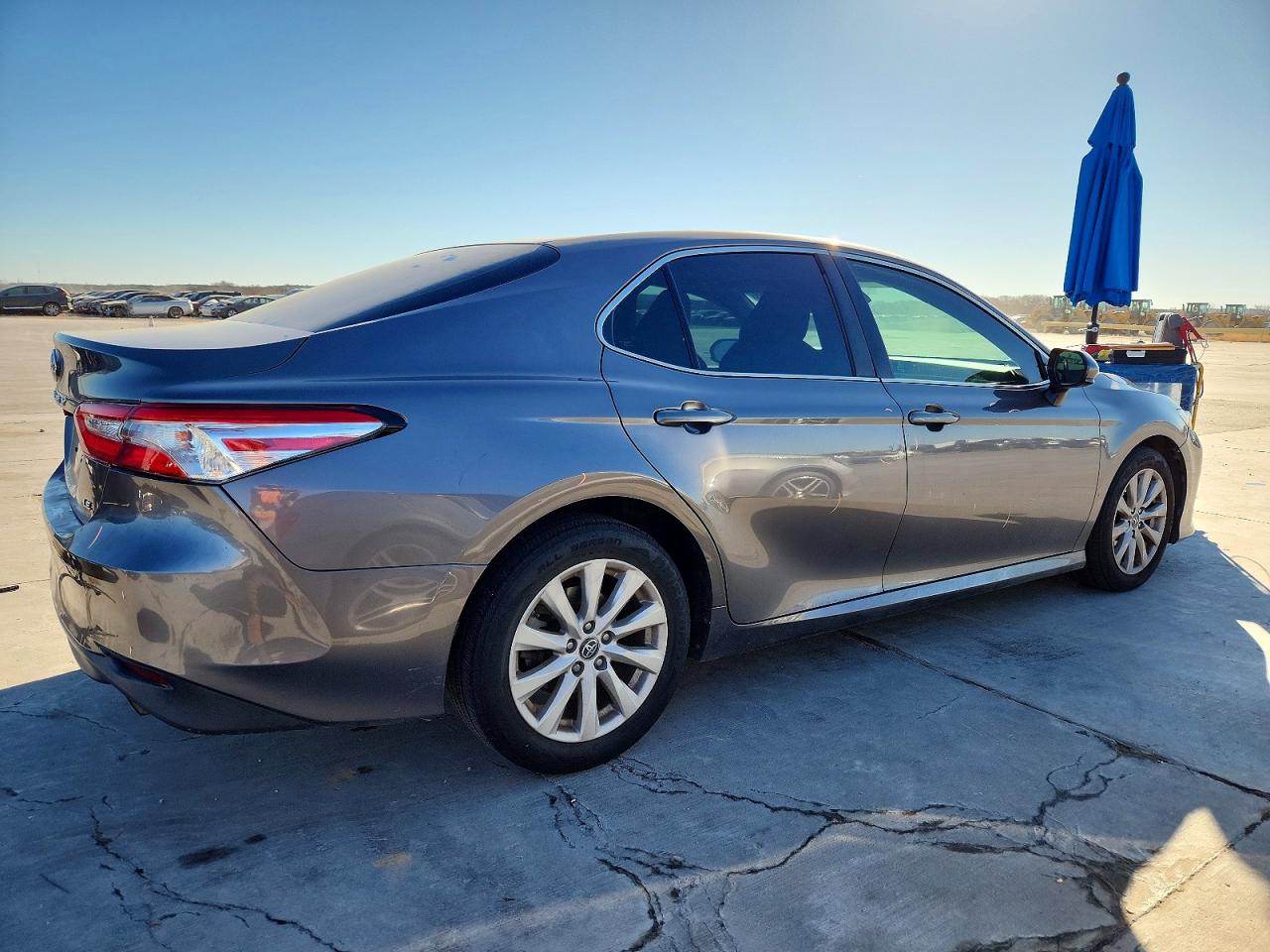 2018 TOYOTA CAMRY L photo 3