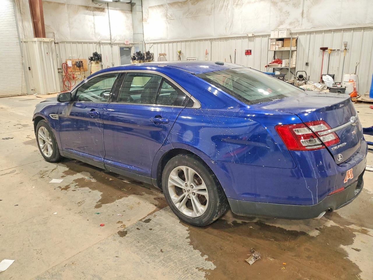 2015 FORD TAURUS SEL photo 2