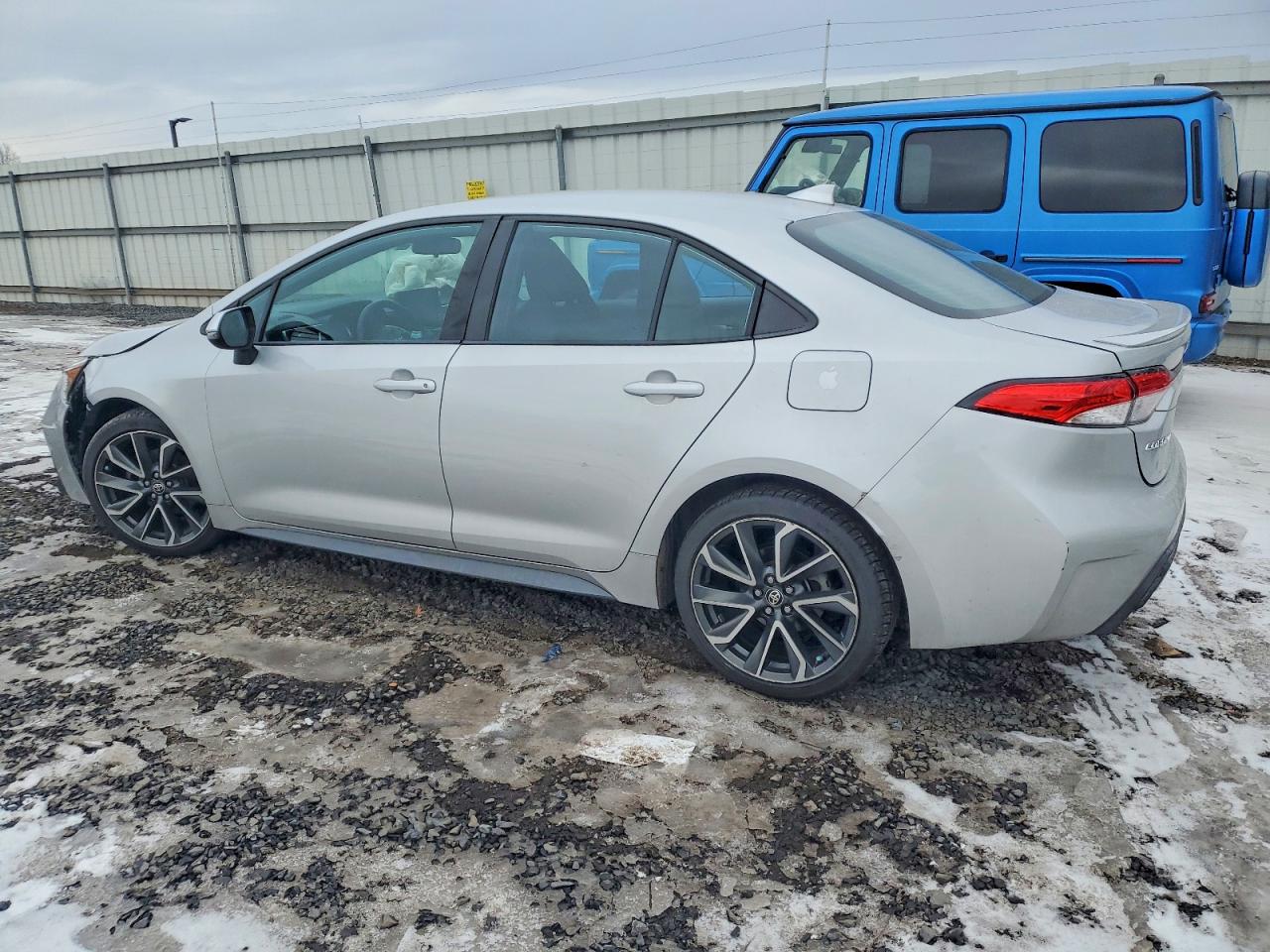 2022 TOYOTA COROLLA SE photo 2