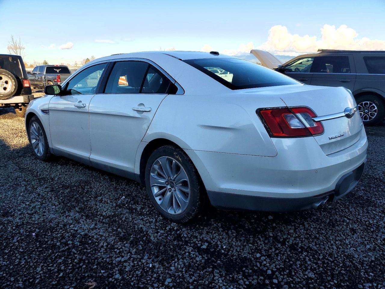 2011 FORD TAURUS LIMITED photo 3