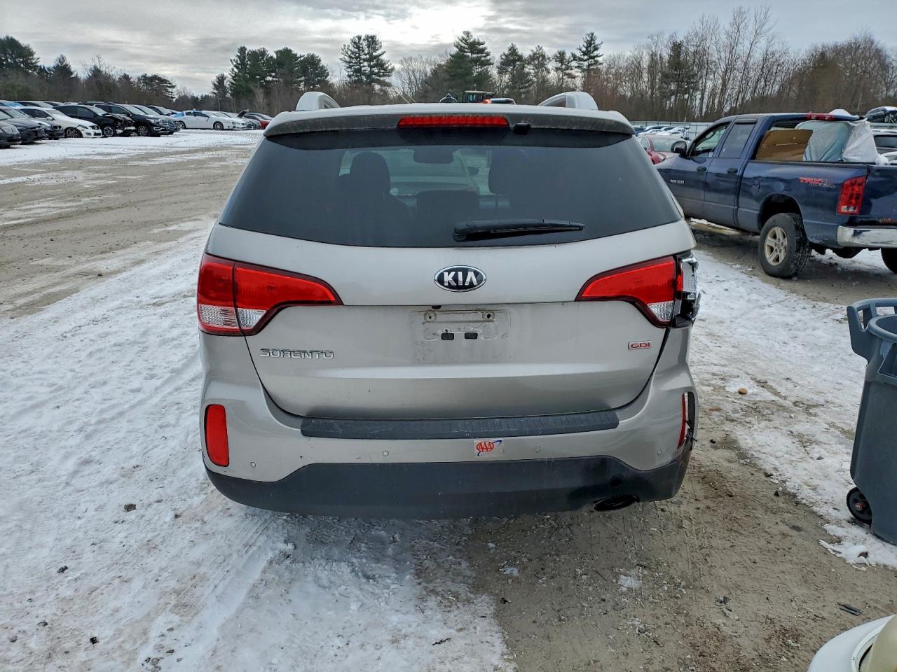 2014 KIA SORENTO LX photo 11