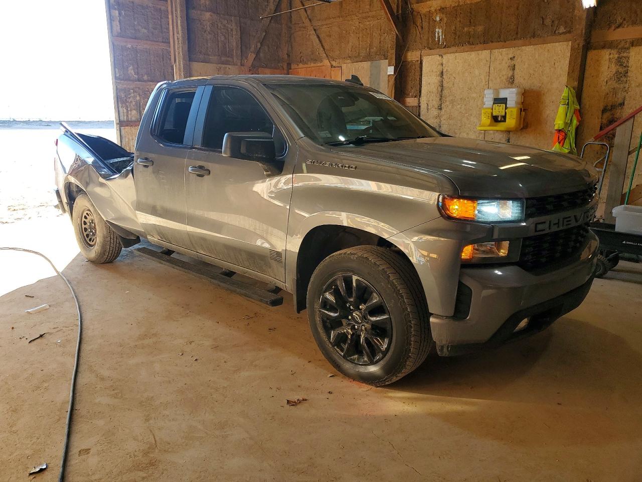 2021 CHEVROLET SILVERADO K1500 CUSTOM photo 4