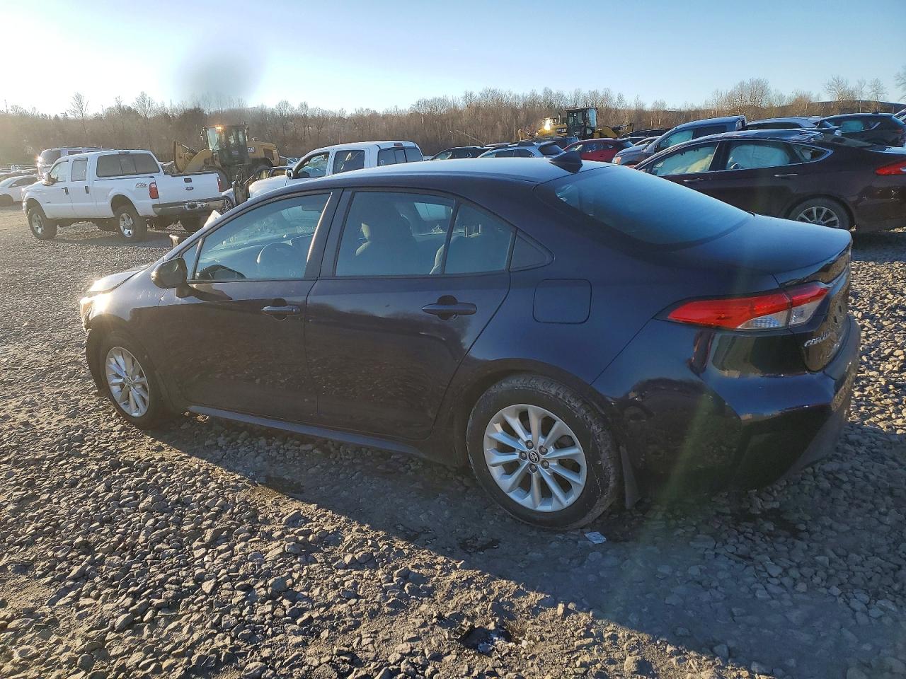 2022 TOYOTA COROLLA LE photo 2