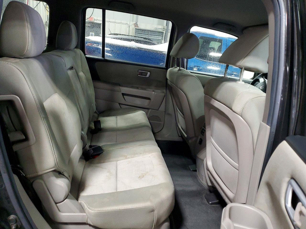 2012 HONDA PILOT LX photo 11