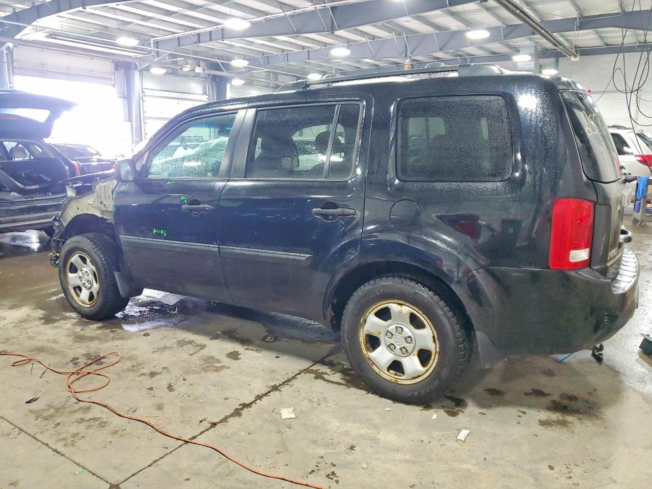 2012 HONDA PILOT LX photo 2