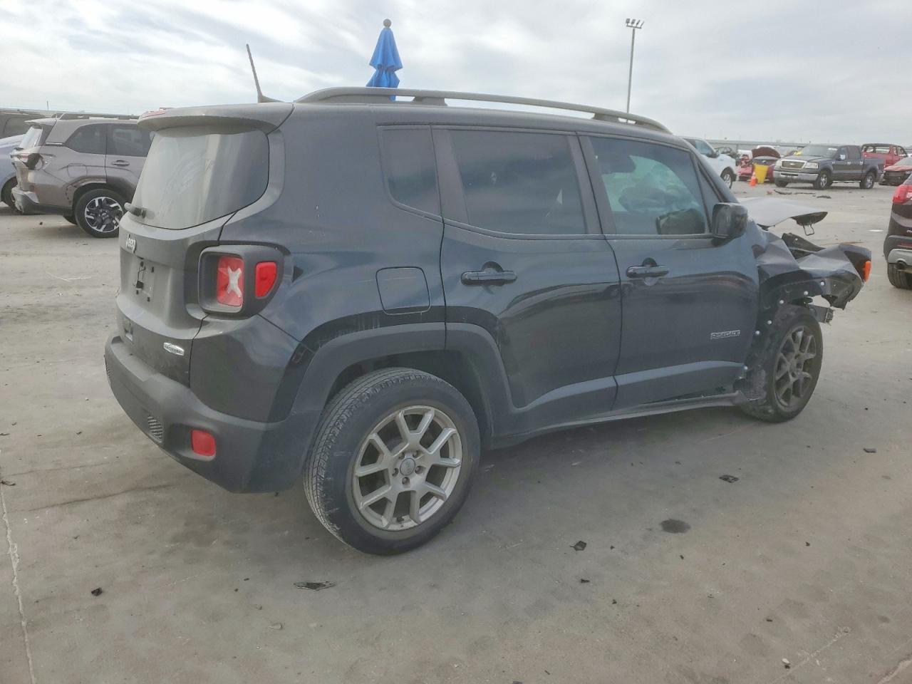2019 JEEP RENEGADE LATITUDE photo 3