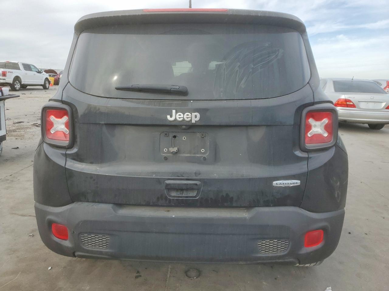 2019 JEEP RENEGADE LATITUDE photo 6