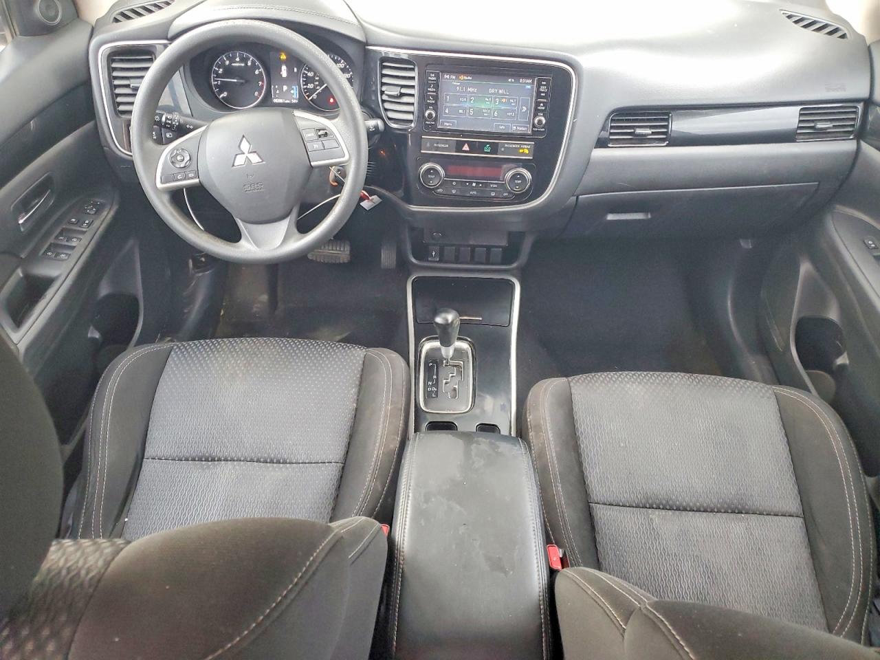 2019 MITSUBISHI OUTLANDER ES photo 8