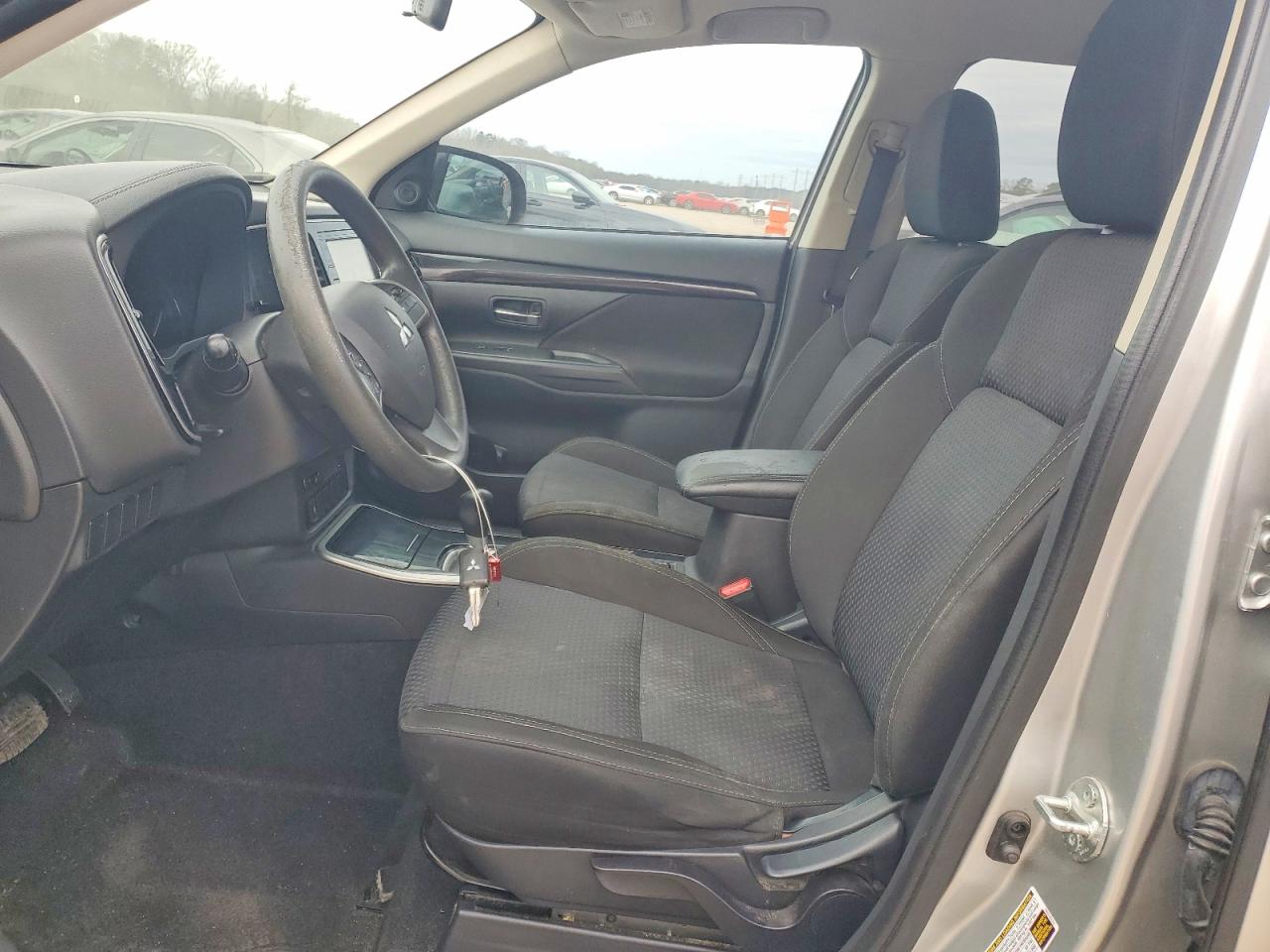 2019 MITSUBISHI OUTLANDER ES photo 7