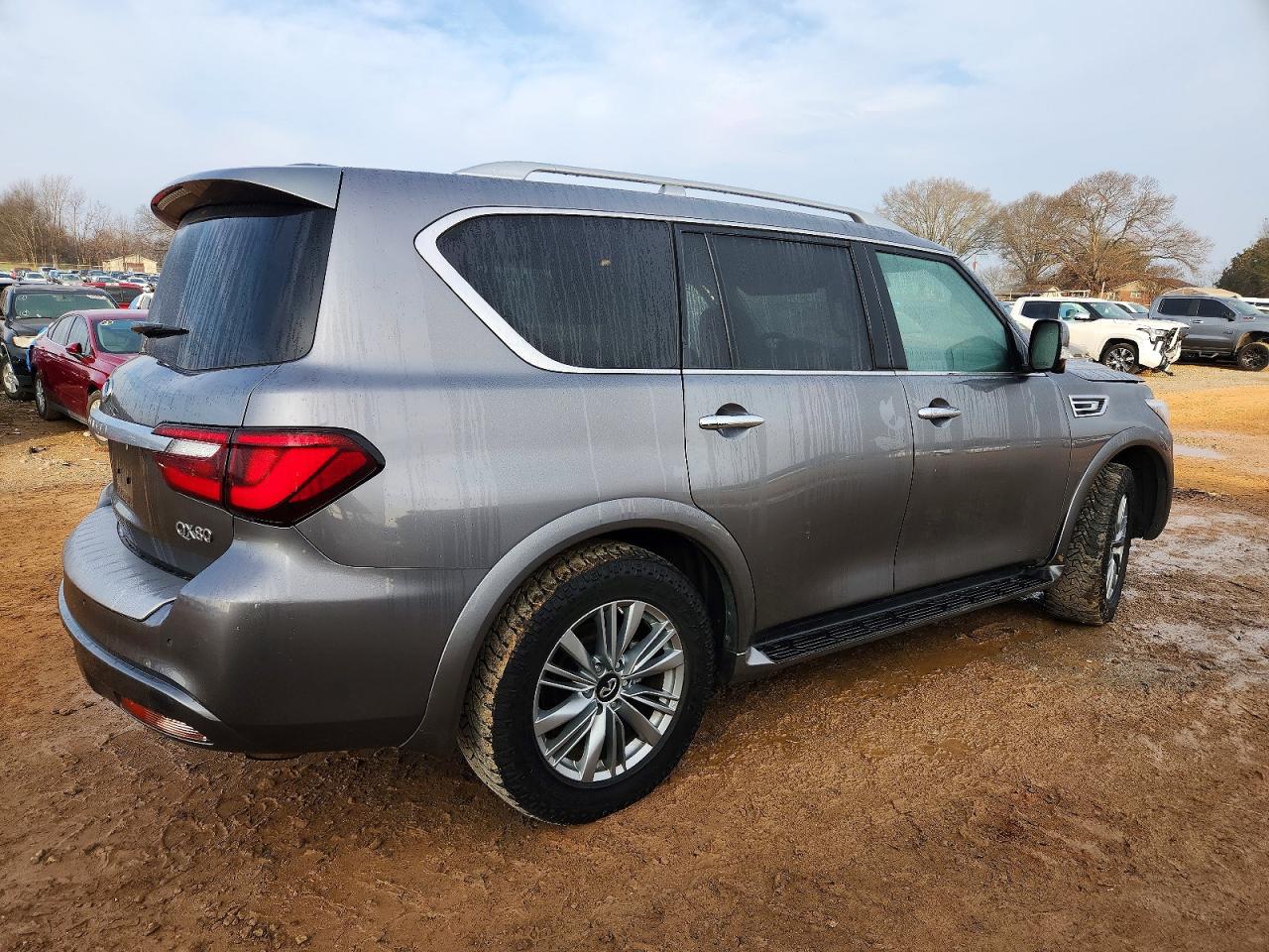 2021 INFINITI QX80 LUXE photo 3
