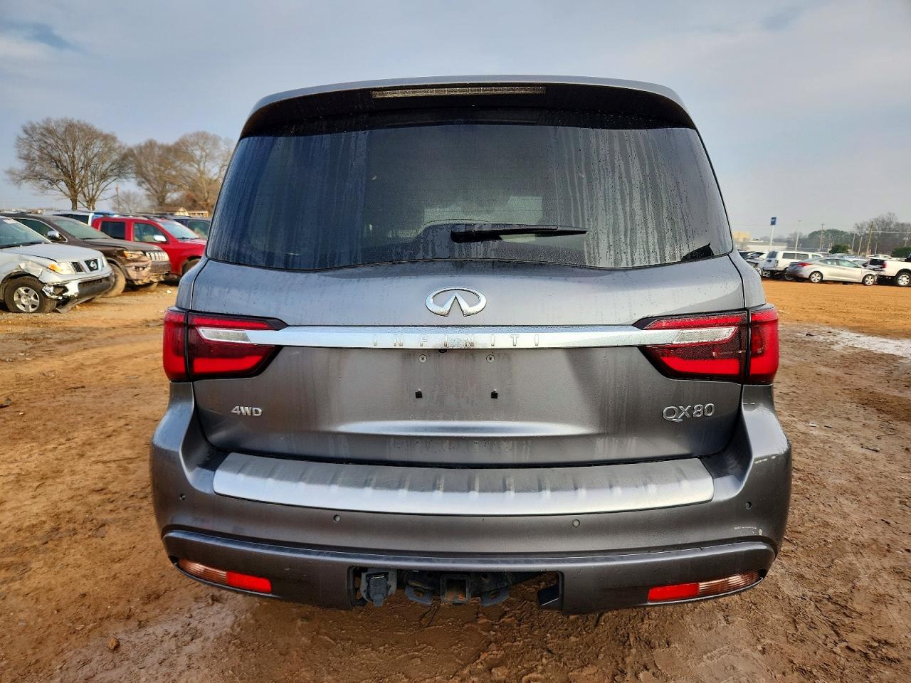 2021 INFINITI QX80 LUXE photo 6