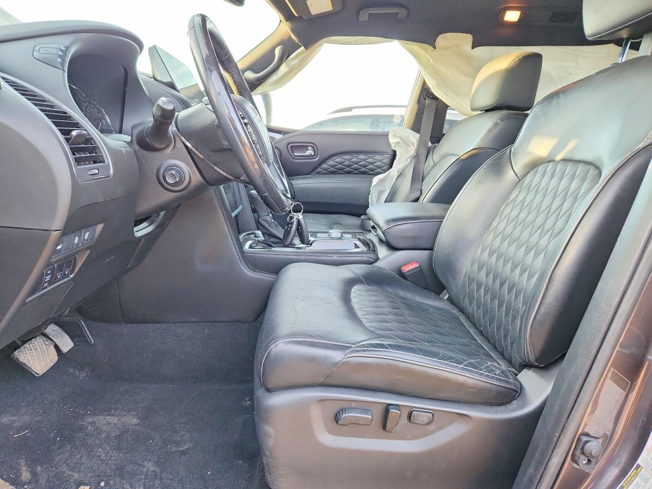 2022 INFINITI QX80 LUXE photo 7