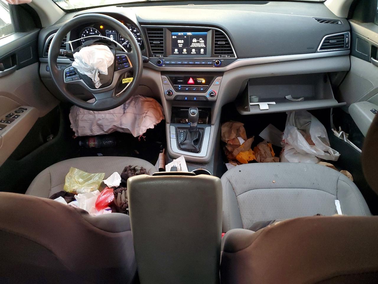 2018 HYUNDAI ELANTRA SEL photo 8