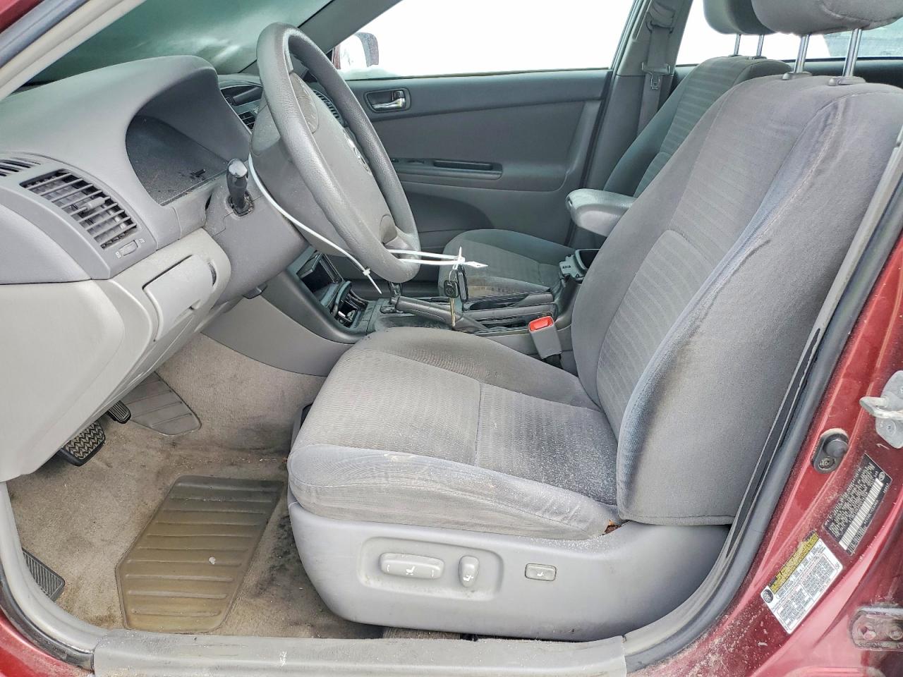 2005 TOYOTA CAMRY LE photo 7