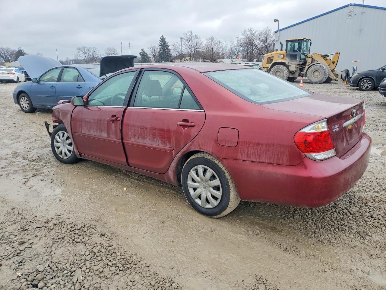 2005 TOYOTA CAMRY LE photo 2
