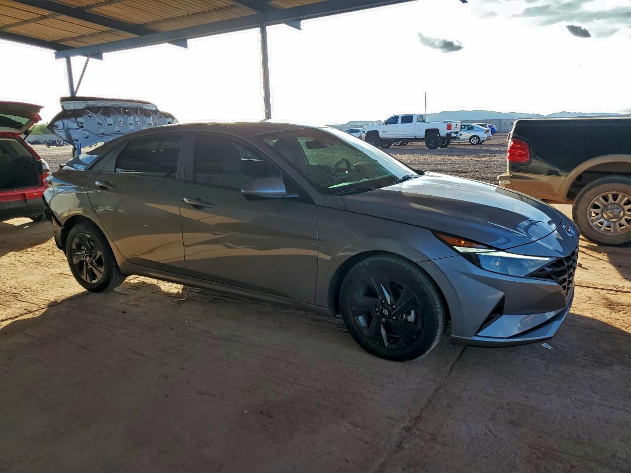 2023 HYUNDAI ELANTRA SEL photo 4