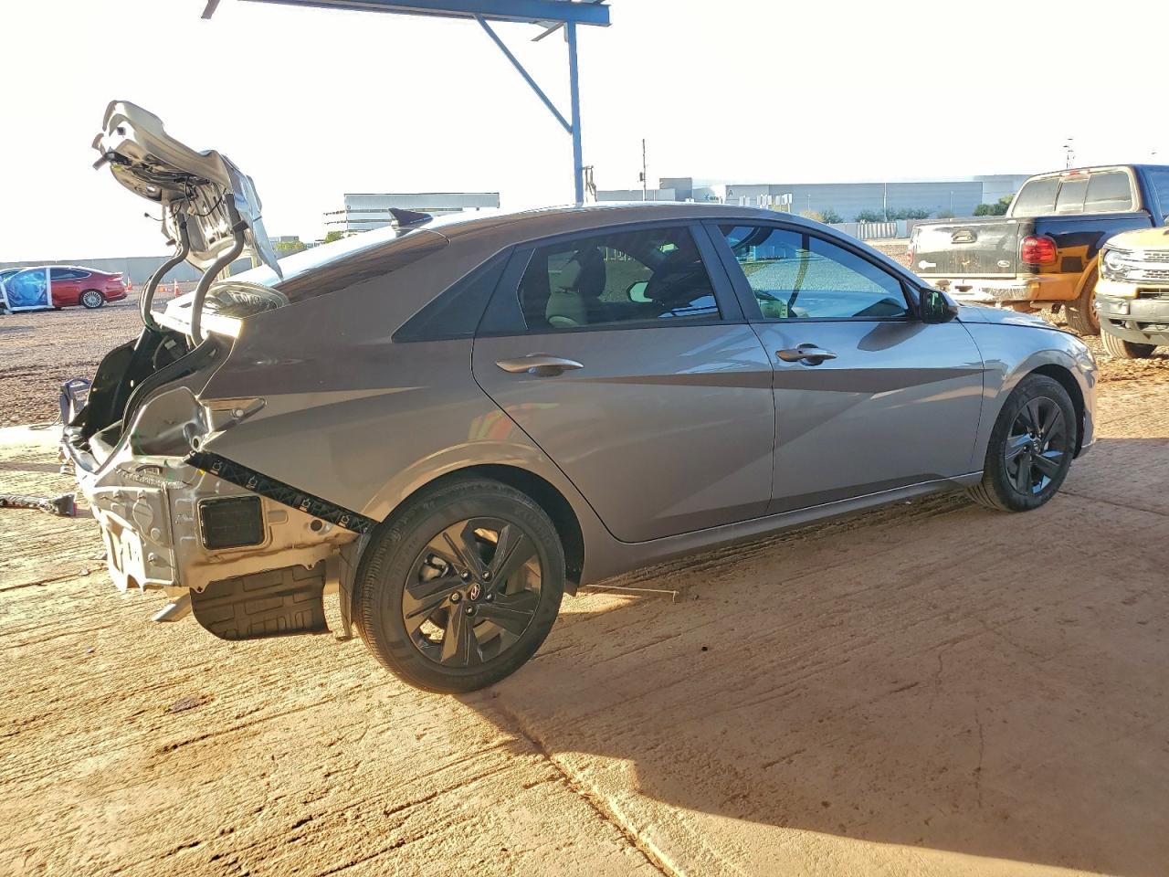 2023 HYUNDAI ELANTRA SEL photo 3