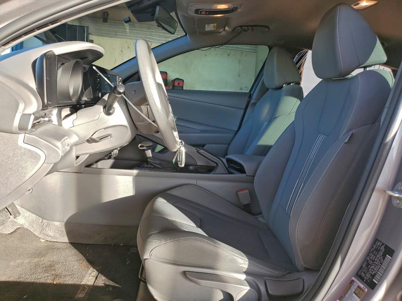 2023 HYUNDAI ELANTRA SEL photo 7