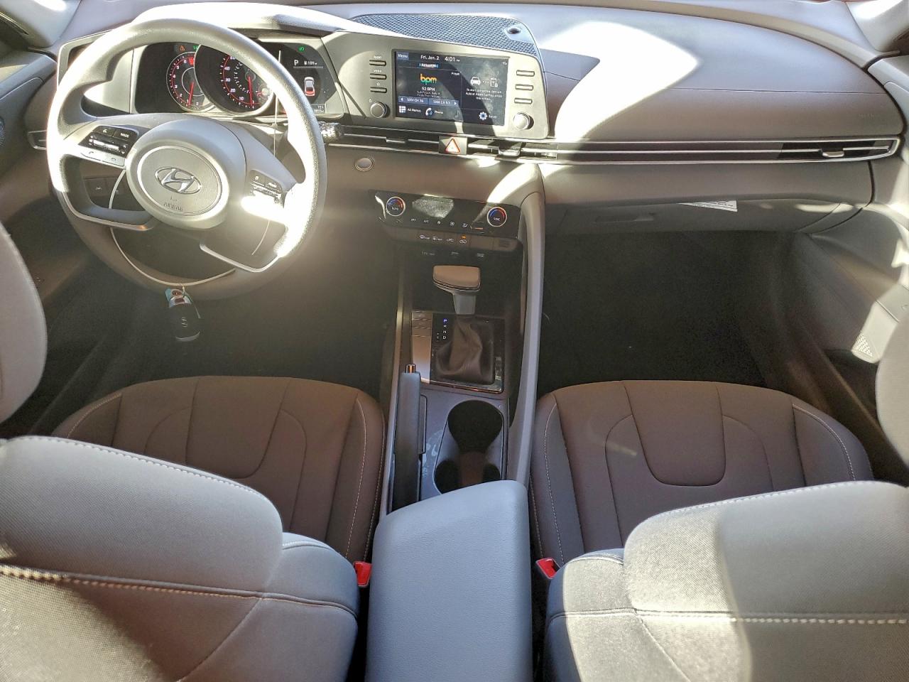 2023 HYUNDAI ELANTRA SEL photo 8